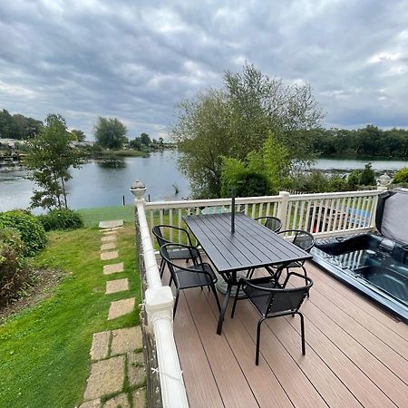 Lakeside Retreat 3 With Hot Tub, Private Fishing Peg Situated At Tattershall Lakes Country Park Εξωτερικό φωτογραφία