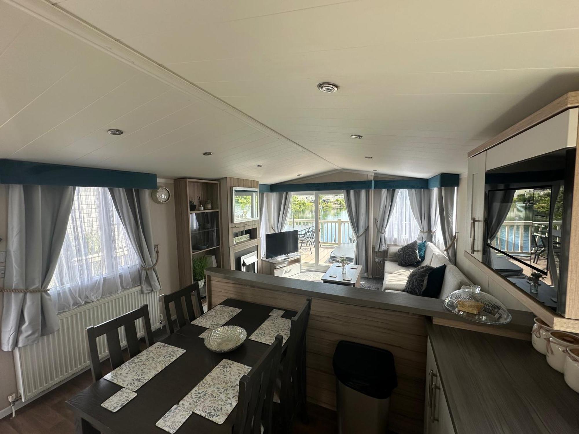 Lakeside Retreat 3 With Hot Tub, Private Fishing Peg Situated At Tattershall Lakes Country Park Εξωτερικό φωτογραφία